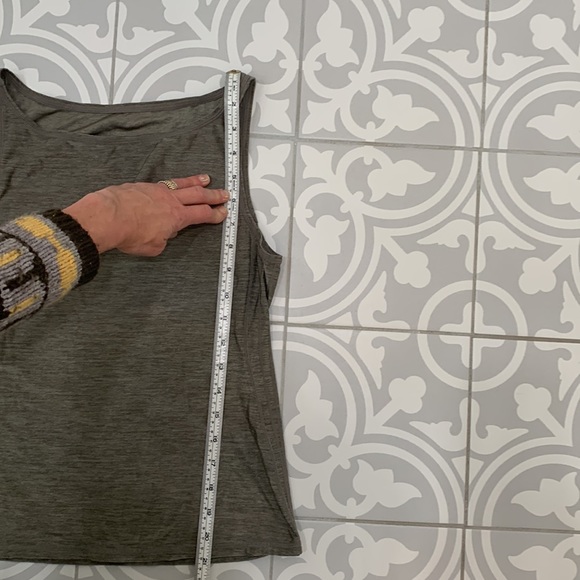 Lululemon Grey Tank - Picture 7 of 10